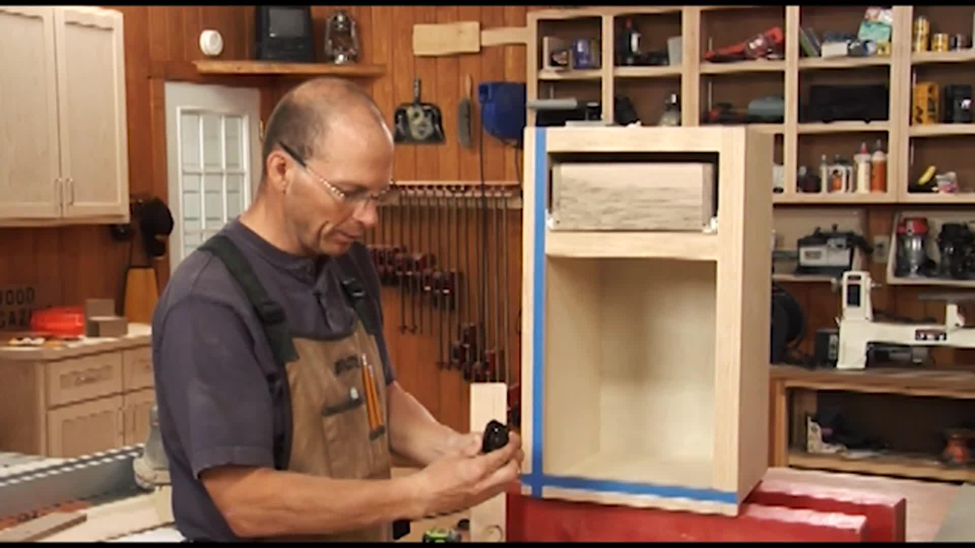 How To Make and Install Overlay Cabinet Doors 28034