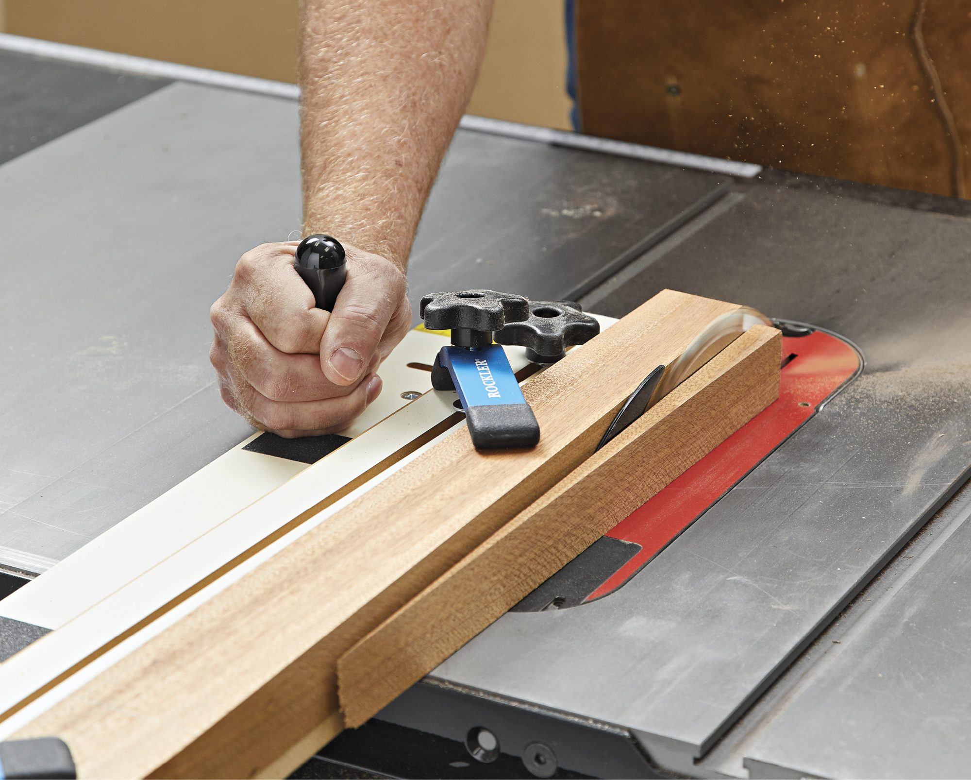 Photo of tablesaw jig